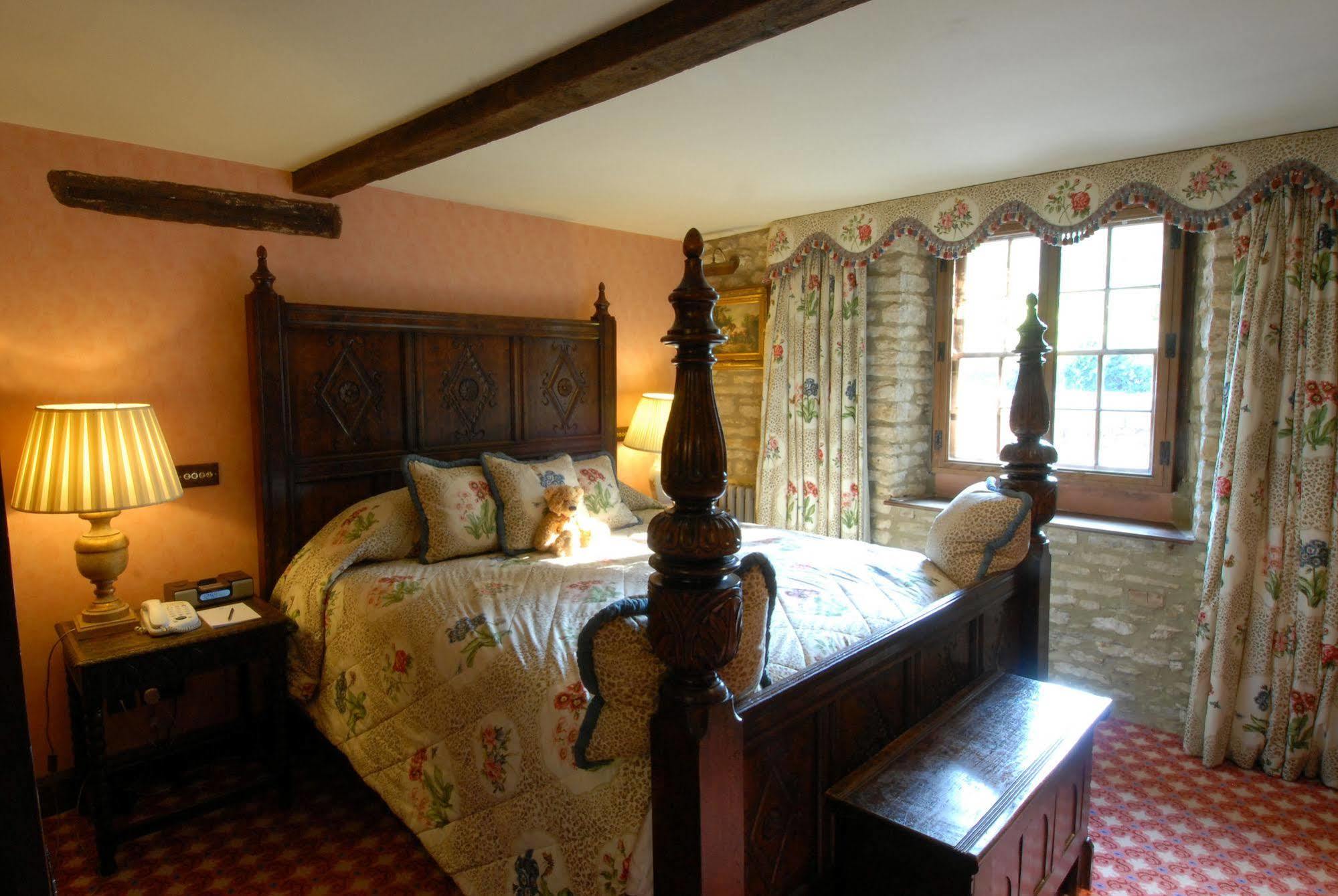 Manor House Hotel And Golf Club Castle Combe Δωμάτιο φωτογραφία